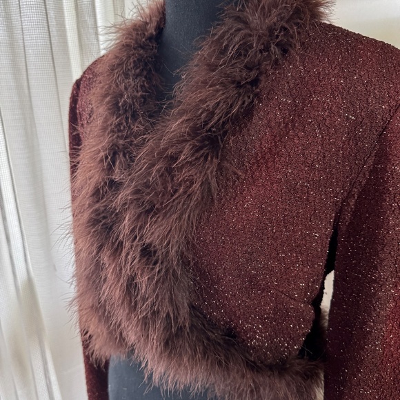 Vintage 80s bolero, burgundy gold thread, marabout feathers, Joseph Ribkoff, 8 - Picture 10 of 13
